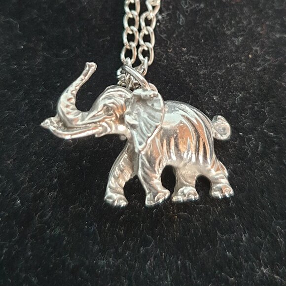 Stunning Vintage Solid Sterling Silver Elephant Pendant Olink Claspless Necklace - Picture 10 of 11